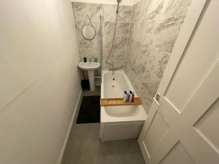 Stunning 2 Bedroom On Tower Bridge لندن المظهر الخارجي الصورة