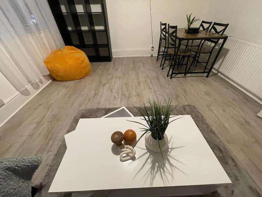 Stunning 2 Bedroom On Tower Bridge لندن المظهر الخارجي الصورة