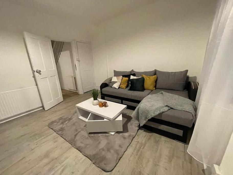Stunning 2 Bedroom On Tower Bridge لندن المظهر الخارجي الصورة