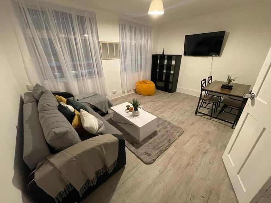 Stunning 2 Bedroom On Tower Bridge لندن المظهر الخارجي الصورة