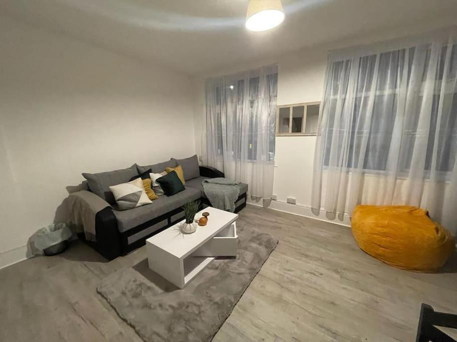 Stunning 2 Bedroom On Tower Bridge لندن المظهر الخارجي الصورة